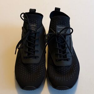 Reebok Jet Black Knit Sneakers Men’s Size 11.5